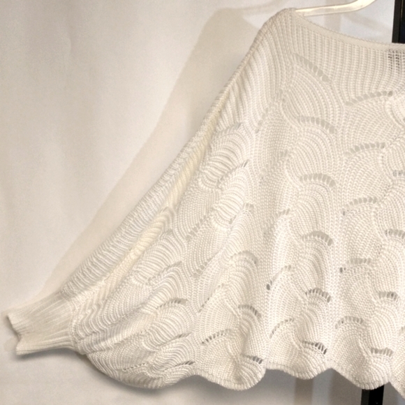 Moon and Madison Cropped Scallop Dolman Sleeves Knit Top Sweater Size S - Picture 5 of 8